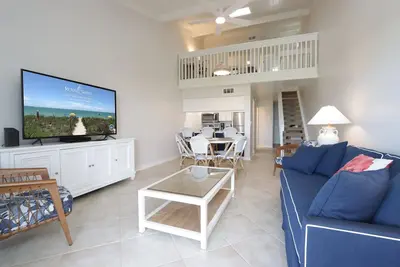 Image de Dernier étage, front de mer, condo 2 chambres avec loft! South Seas Beach Villa 2023