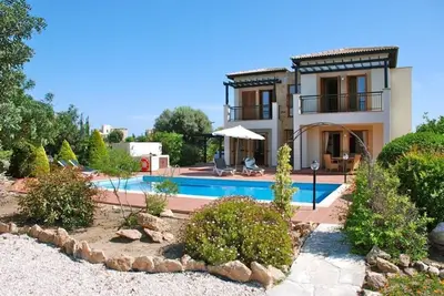 Image de Villa de luxe à louer Située dans l'exclusif Aphrodite Hills Resort, Villa Paphos 1055