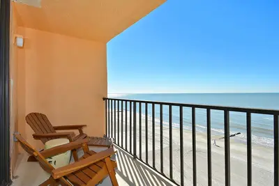 Image de Trillium # 5c - Beach Front Condo avec balcon privé!