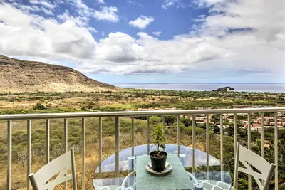 Image de Condo Makaha avec vue sur l'océan - Près de la plage de Pokai Bay!