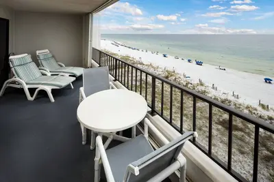 Image de Surf Dweller 603: TRÈS Grand, Front De Plage, 6ème étage, Chaises De Plage Gratuites!