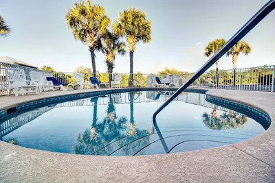 Image de Seacrest Beach - 2 King Suites - WiFi- piscine communautaire - Vues - Facile 10 minutes à pied de la plage
