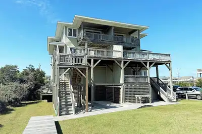 Image de BEAUTÉ Oceanfront! Avec 4 Chambres, ACCÈS Direct À La Plage, Wifi Et Amis Des Chiens!