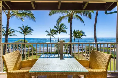 Image de Kapaa Shore Resort # 305, Oceanfront, Près des magasins, des restaurants et des plages