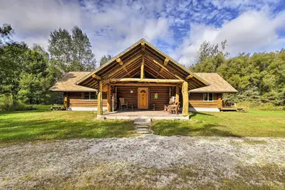 Image de Valders Log Cabin près de Eea Air Show & Sheboygan!