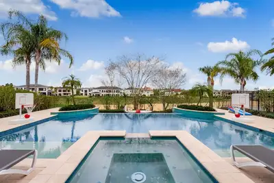 Image de Villa Muirfield | Luxe 5 888 sq. Ft. , Villa de 6 chambres avec piscine à débordement