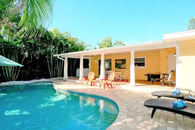Image de Coral Breeze (B) Duplex 2br / 2ba avec piscine privée! Animaux acceptés!