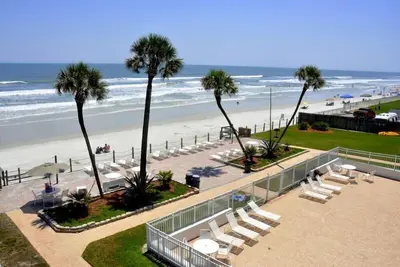 Image de Regardez le lever du soleil sur la plage No Drive Beach à Nsb!