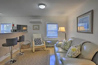 Image de Downtown Greenport Apt avec porche près de Shelter Island