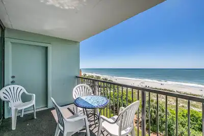 Image de Grand Oceanfront Two Bedroom Two Bath Condo à Carolina Dunes! (4ème étage)