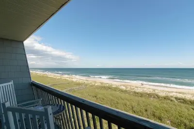 Image de Brillant en bord de mer maison de ville w / 3 niveaux de vues sur l'océan pour la famille