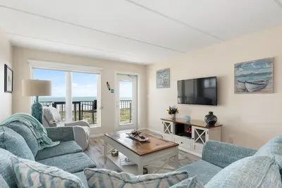 Image de Edgewater 402 - Condo chic, fabuleuse vue sur l'océan depuis son balcon privé, accès direct à l'océan