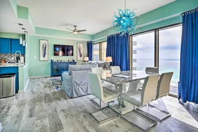 Image de Breezy Panama City Beach Condo avec patio privé