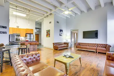 Image de Nouveau! 1br New Orleans Condo dans le quartier français!