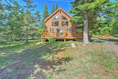 Image de Cabine 2br Klamath Falls avec vue sur le patio et le mont!