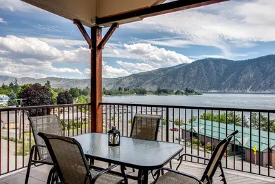 Image de Manson lumineux w \/ piscine et vue sur le lac Chelan!
