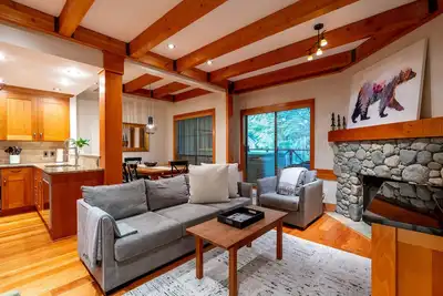 Image de Crystal Ridge Unit # 11 - Accès Ski In / Out - Spa privatif, navette gratuite et parking!