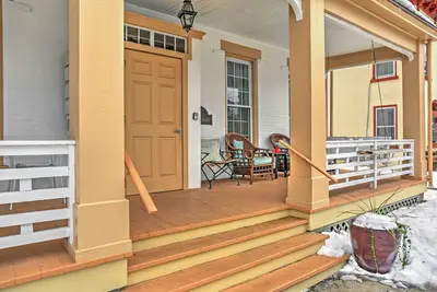 Image de Saratoga Springs Apt. - Marchez jusqu'Ă la ville et la piste de course!