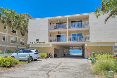 Image de Vues du Golfe et de l'Intracoastal! Marcher À 4 Ou 5 Restaurants Et Plus!