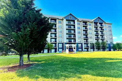 Image de Piscine intérieure / extérieure, Condo 3 chambres avec vue sur la montagne, Vues sur la montagne, Idéal pour les enfants, WiFi gratuit, Coeur de Pigeon Forge