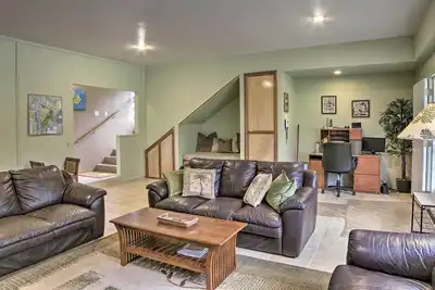Image de Serene Tropical Volcano Home on Private Half Acre!