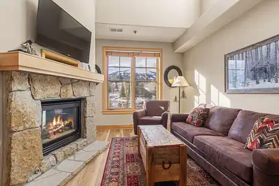 Image de Vue sur la montagne incroyable, spa privé, à quelques pas des remontées mécaniques / du centre-ville, garage chauffé