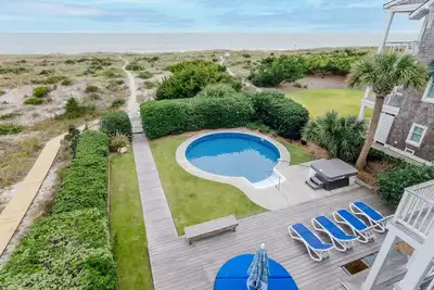 Image de Bienvenue au paradis! Oceanfront avec piscine.