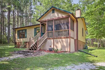 Image de Cozy 2br Pine Mountain cabine w / porche filtré