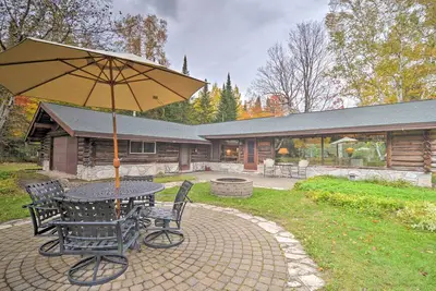 Image de Trout Lake Cottage & Guesthouse avec accès à la plage!