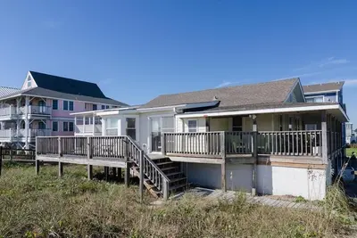Image de Chalet classique extrémité nord en bord de mer avec la mère supplémentaire in-law suite