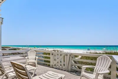 Image de Réservation rapide! Gratuit Service de plage dans la saison