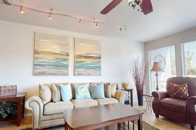 Image de Échappée belle rivière Guadalupe seulement 6 pâtés de maisons de Schlitterbahn et Comal