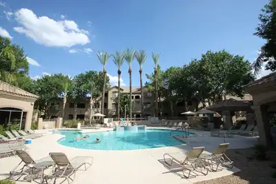 Image de Joliment équipé condo à North Scottsdale w / commodités. Près de tout. . .