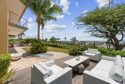 Image de Front De Mer - Eagle Beach - Oceania Resort - Condo Grand Regency 5br - Bg131