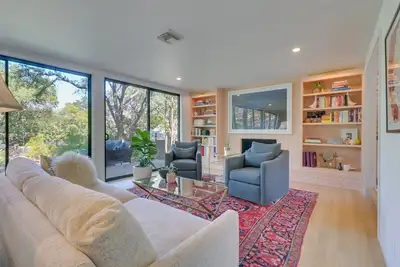 Image de Austin moderne Home w \/ Yard - 1. 4 miles de Acl!
