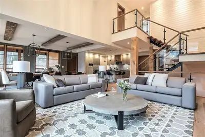 Image de Havre 117 Tremblant | Luxueux et Moderne | Accès Direct aux Pistes de Ski