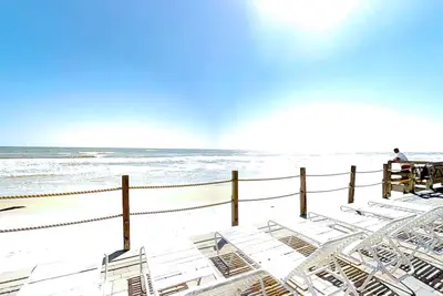 Image de 1er étage Vue sur la mer de No Drive Beach!