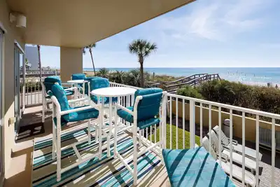 Image de Summerlin 101: Magnifique condo d'angle face Ă la plage, chaises de plage et Wi-Fi gratuits