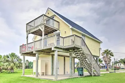 Image de Prime 3br Galveston House w / Private Deck!