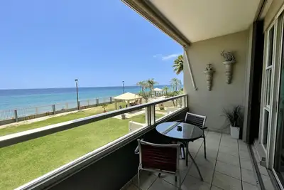 * Le meilleur de la région * Appartement de luxe face à la plage, Wi-Fi, A \/ C, télévision par câble