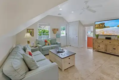 Image de << Suzy'S Parrot Perch @ Southernmost >> Condo confortable au 2e étage + Dernier Service CLÉ. . .