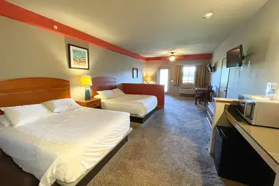 Image de Chambres d'hôtel spacieuses situées au Spring Brook Resort | Vue imprenable sur le parcours de golf