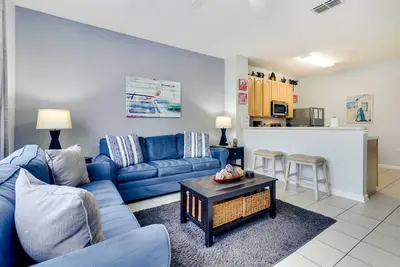 Image de Kissimmee Townhome w / Pvt Pool- 3. 5 mi. à Disney!