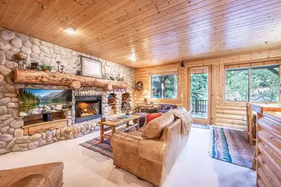 Image de Steps From Silver Lake Lodge - Accueil du 1er Étage Avec 2 Maîtres, Bain à Remous Privé, Cuisine Gastronomique et Piscine!