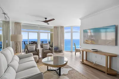 Image de Baies vitrées id��al pour regarder le coucher du soleil! Mise à jour Cuisine & Gulfside Salle de fitness!