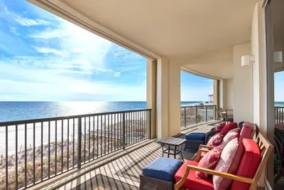 Image de Profitez de ce Condo Directement sur la plage! Superbe vue! Balcon Extended!