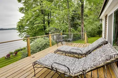 Image de Winthrop Home w \/ Elevated Deck & 170-ft Lakefront!