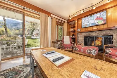 Image de Teewinot A1: Teton Village - Impressionnant condo au rez-de-chaussée, pour 6 personnes - Accès à la piscine et au bain à remous!