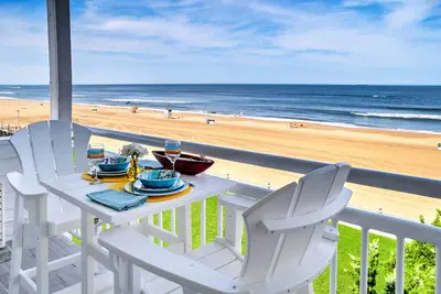 Image de Virginia Beach Oceanfront Studio w / vues sereines!
