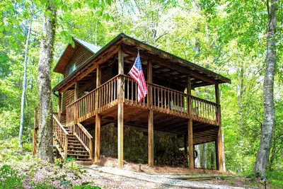 Image de 1br Sautee Nacoochee Cabine w / pont spacieux!
